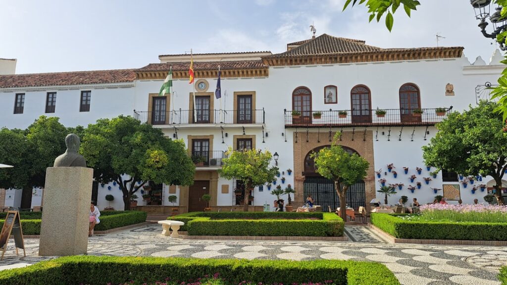 découvrez les meilleurs hôtels en andalousie pour un séjour inoubliable. profitez de l'architecture fascinante, de la cuisine délicieuse et des paysages époustouflants de cette région ensoleillée d'espagne. réservez dès maintenant votre escapade andalouse idéale!