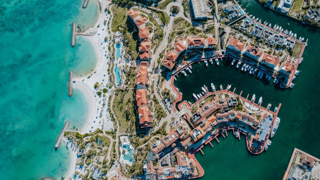 découvrez notre sélection d'hôtels en bord de mer pour des vacances inoubliables. profitez de vues imprenables sur la plage, d'un accès direct à la mer et de services haut de gamme dans les plus beaux établissements côtiers.