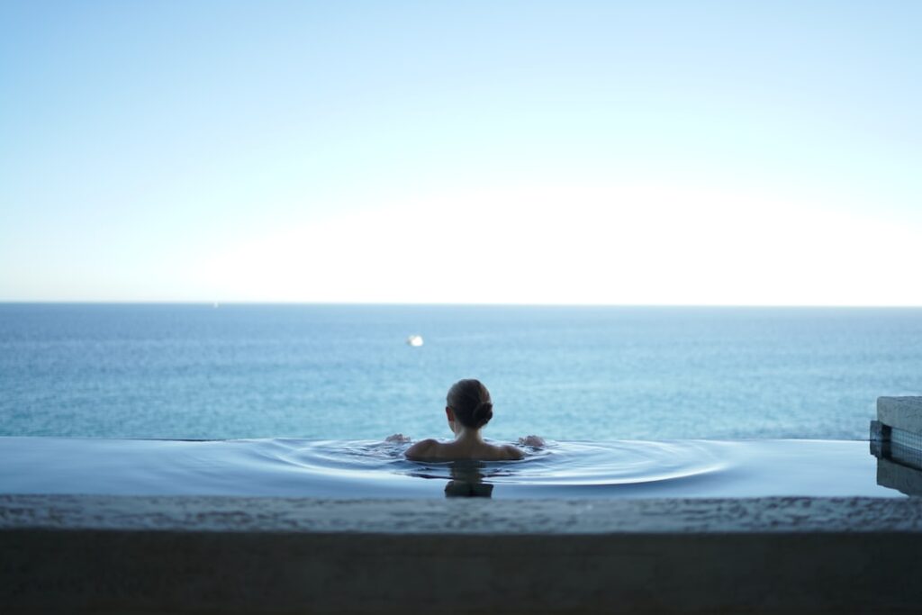 offrez-vous un moment de détente dans notre spa : soins relaxants, massages, hammam, et bien-être absolu pour le corps et l’esprit. réservez votre expérience relaxation dès aujourd’hui.