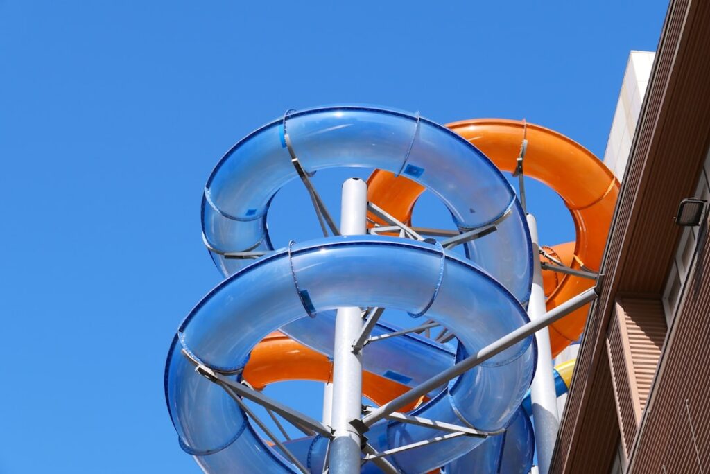 découvrez les meilleurs toboggans aquatiques pour toute la famille : sensations fortes, glissades amusantes et rafraîchissement garantis pour petits et grands !