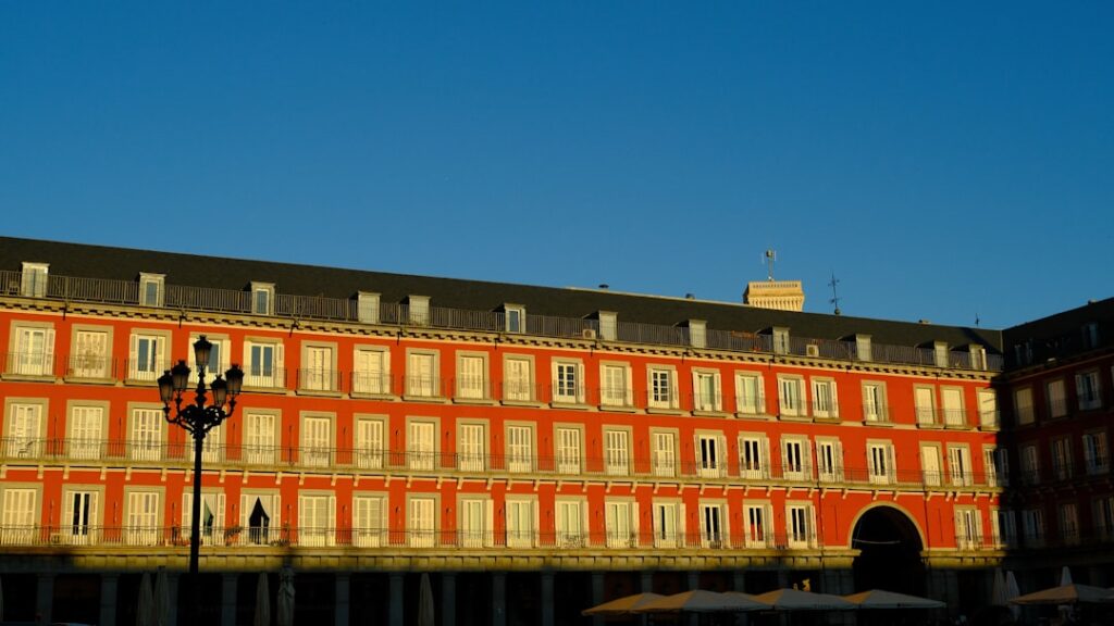 comparez les meilleurs hôtels en espagne pour trouver des offres imbattables, des avis authentiques et des options adaptées à tous les budgets.