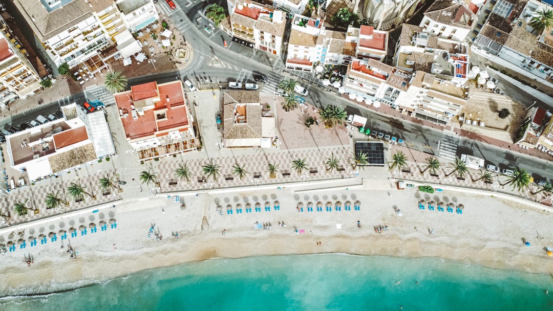 découvrez alicante lors d'un city break inoubliable : plages ensoleillées, culture riche et vie animée au cœur de la costa blanca.