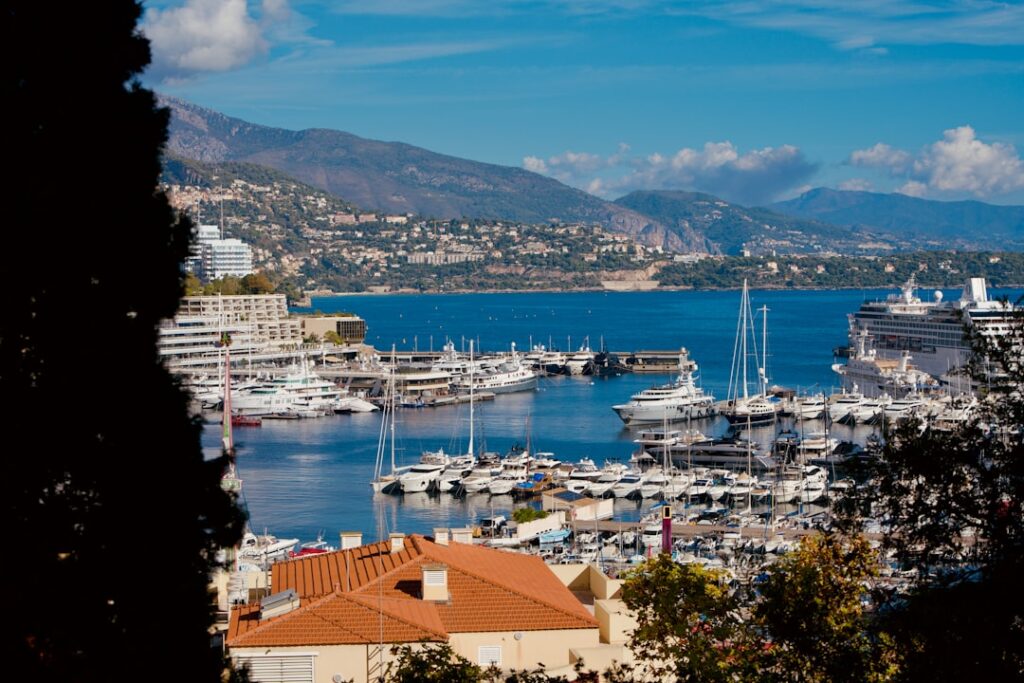 découvrez des hôtels abordables avec jacuzzi sur la côte méditerranéenne pour des vacances relaxantes et accessibles près de la mer.