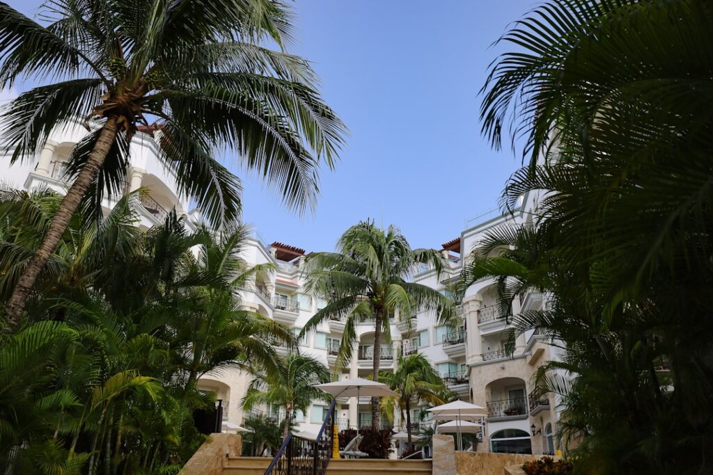 découvrez les meilleurs hôtels de la costa brava pour un séjour inoubliable entre mer et nature. réservez votre hébergement idéal dès maintenant.