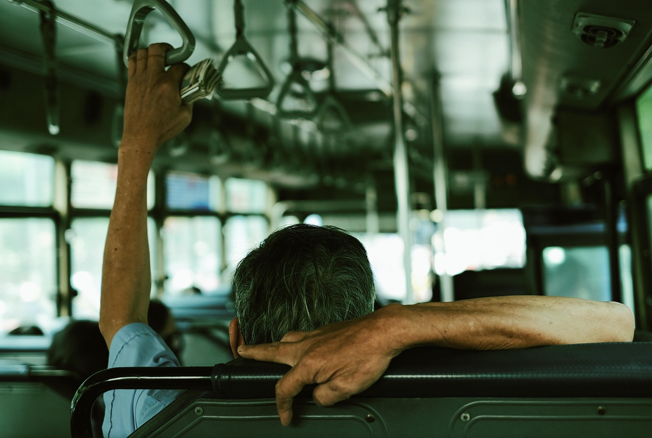 découvrez les voyages en bus en thaïlande : conseils, itinéraires et astuces pour un transport confortable, économique et sûr à travers le pays du sourire.