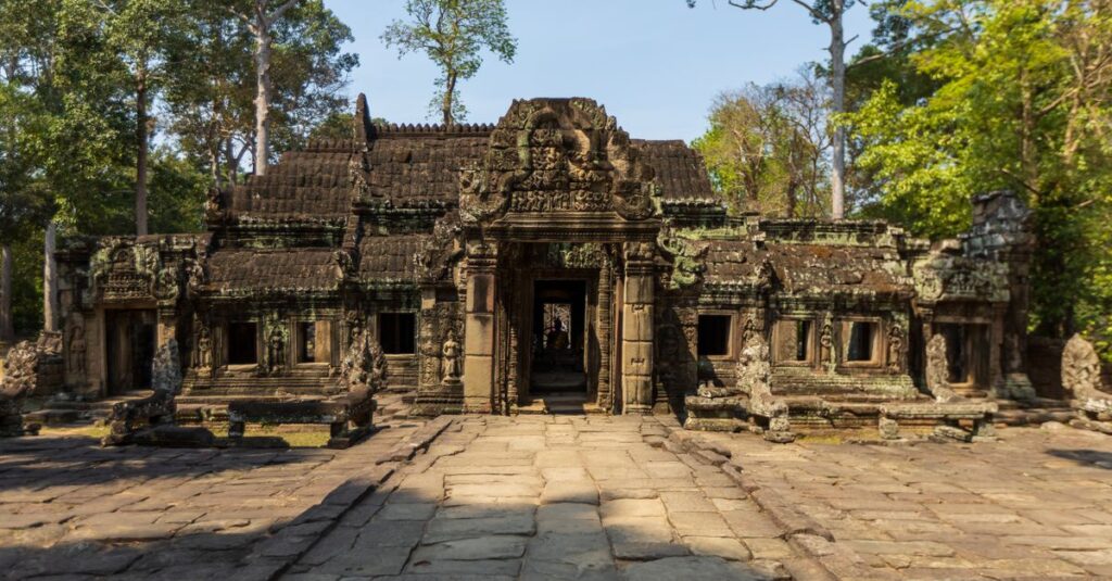 guide de voyage au cambodge : découvrez les sites incontournables, conseils pratiques, culture locale et astuces pour un séjour réussi.